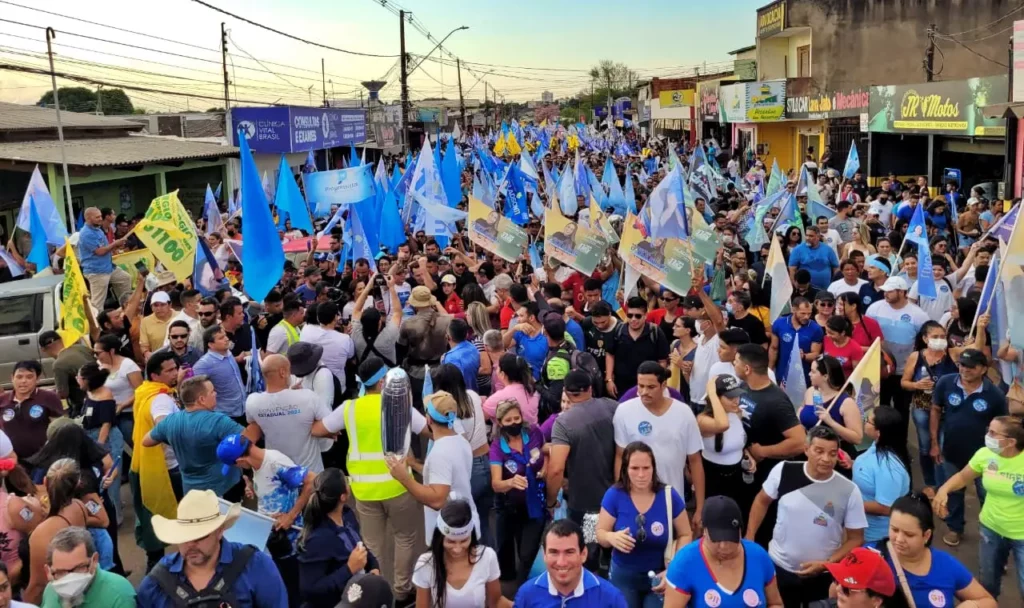 Coligação do governador Gladson Cameli ‘invade” avenida Sobral, na Baixada, e abre campanha à reeleição