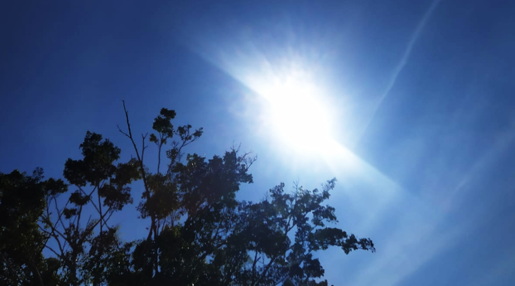 A previsão para este domingo (18) é de tempo firme e ensolarado em todo Acre