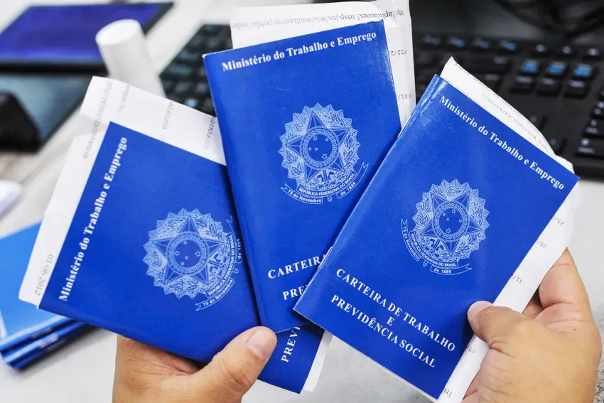 Desemprego recua para 9,1% e rendimento do trabalho volta a crescer