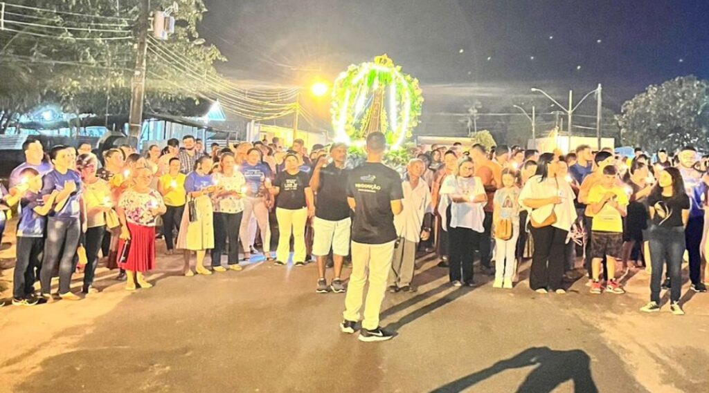 Milhares de fiéis se reúnem em procissão de Nossa Senhora Aparecida em Cruzeiro do Sul