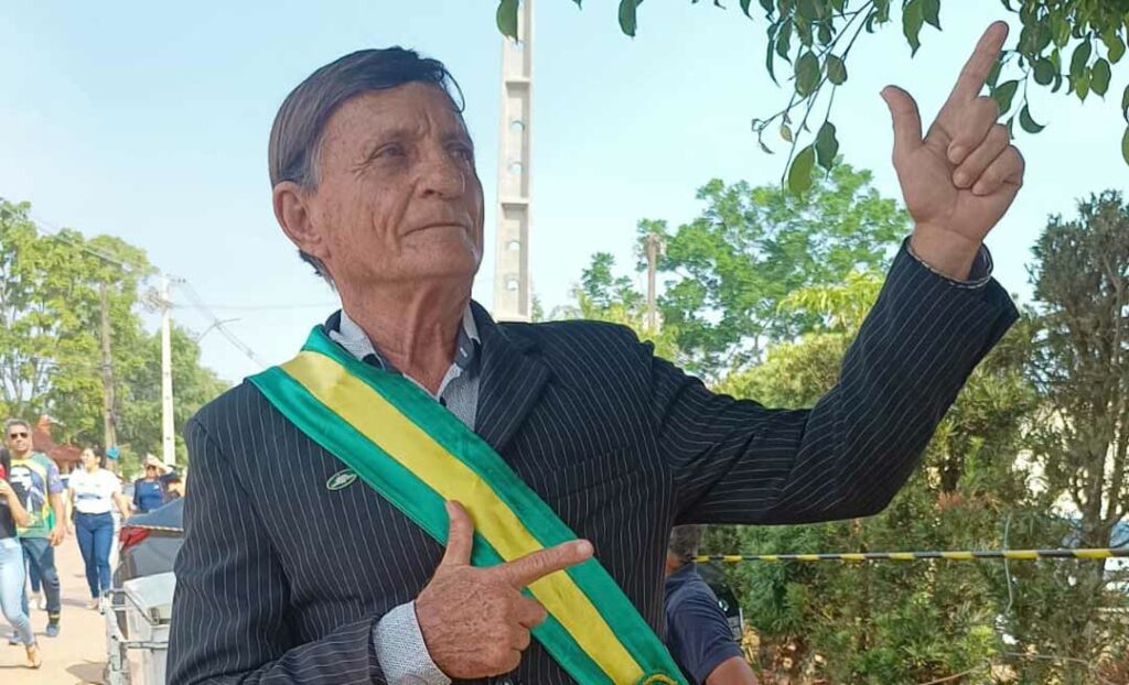 Sósia de Bolsonaro comparece a evento de Michelle Bolsonaro no Acre e diz: “Com certeza seremos eleitos”