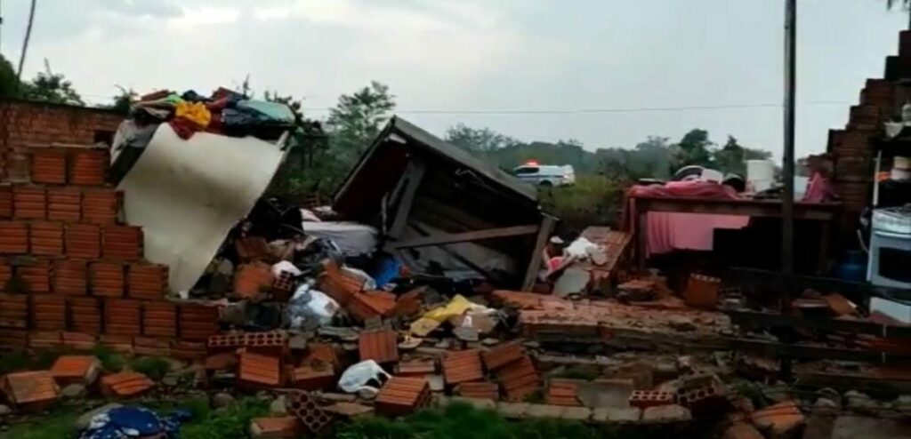Bebê de 6 meses morre após parede de casa ser derrubada por temporal no Acre