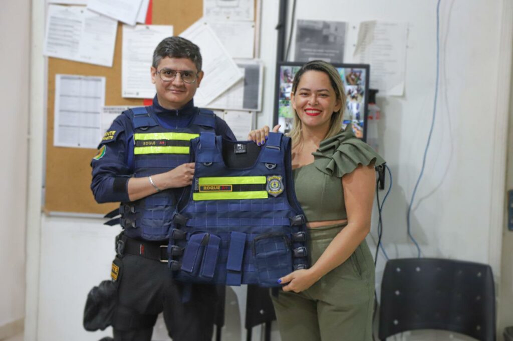 Detran/Ac realiza entrega de fardamentos aos agentes de trânsito