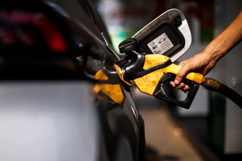 Acre segue com gasolina mais cara do país mesmo após preço cair 31%