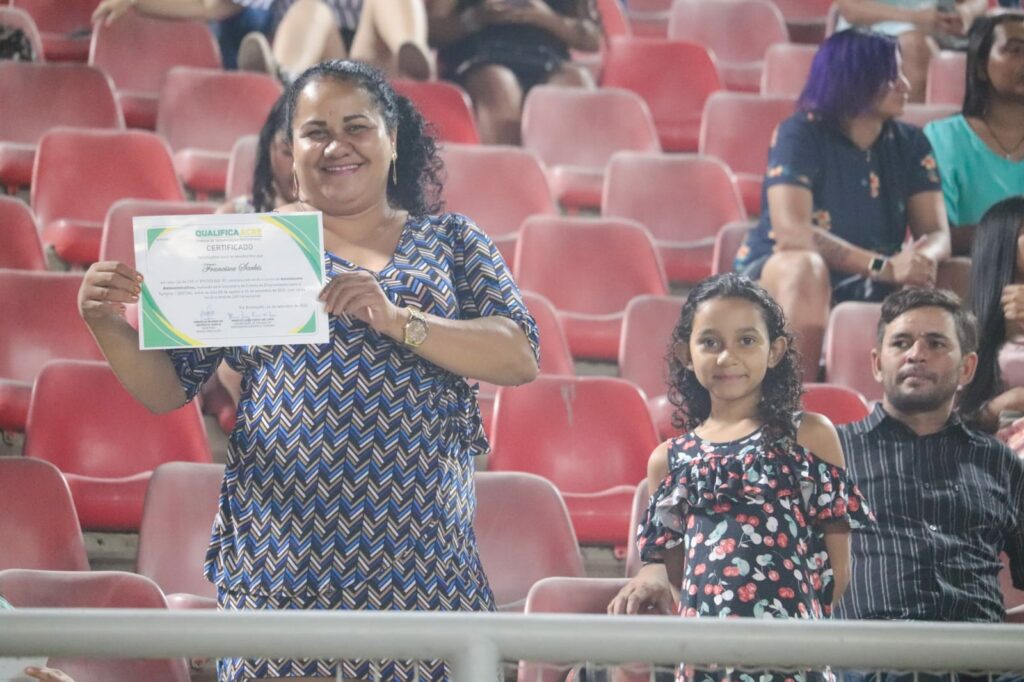 Qualifica Acre forma quase 16 mil profissionais e inicia novas turmas