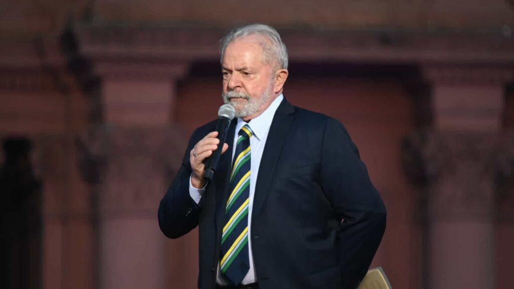 Lula: ‘única possibilidade do Auxílio Brasil continuar é eu ganhando eleições’