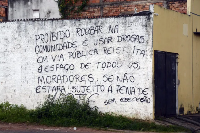 Facções criam regras para moradores em bairros de Rio Branco e deixam avisos