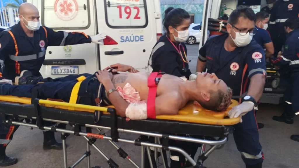 Tiroteio durante assalto em barbearia deixa quatro feridos no AC
