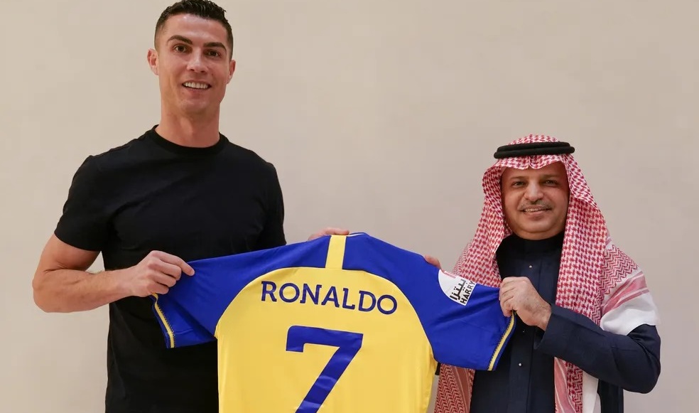 Al Nassr anuncia contratação de Cristiano Ronaldo