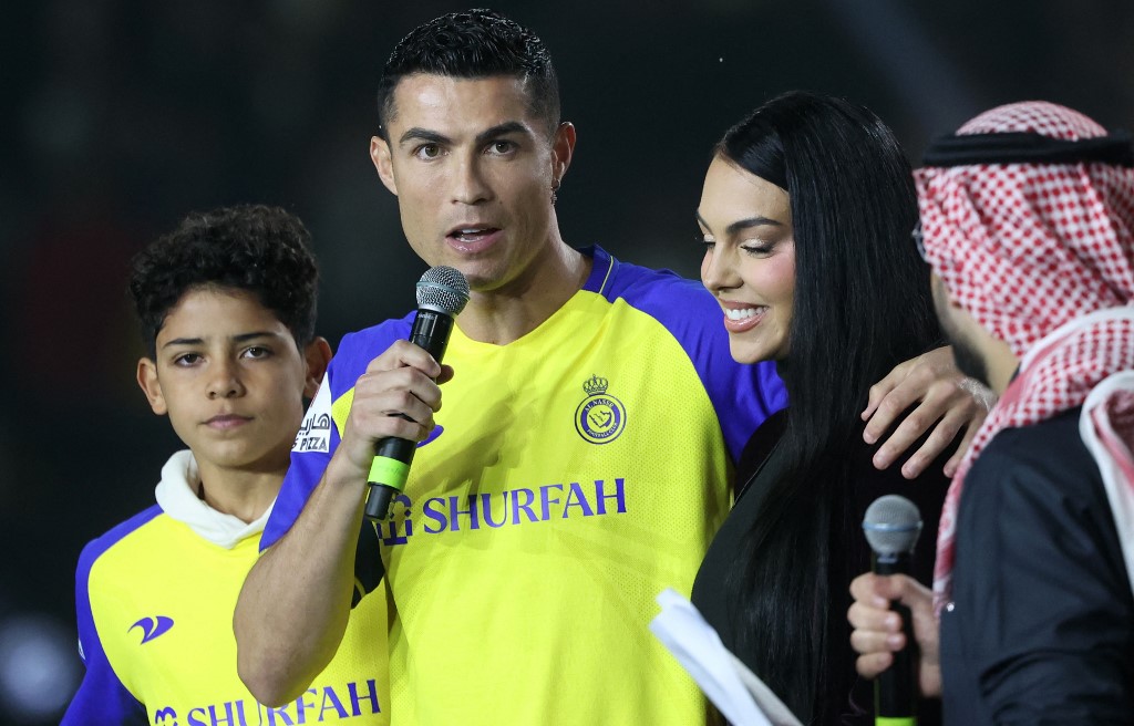 Sauditas permitirão que CR7 more com a mulher, mesmo sem ser casado