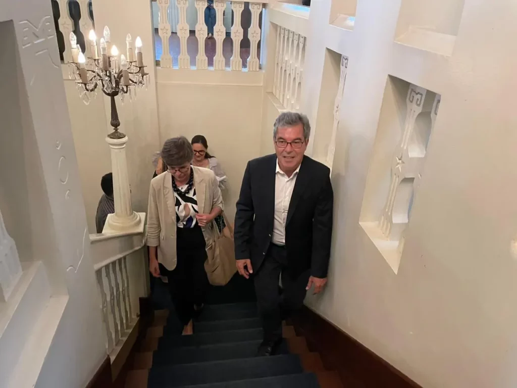 “Tenho muito amor por esse espaço”, diz JV ao entrar no Palácio Rio Branco após vários anos