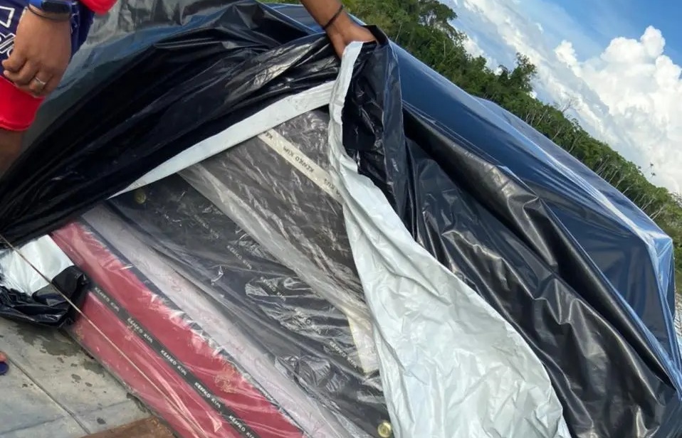 Duas pessoas são presas acusadas de transportar colchões furtados de Ipixuna (AM)