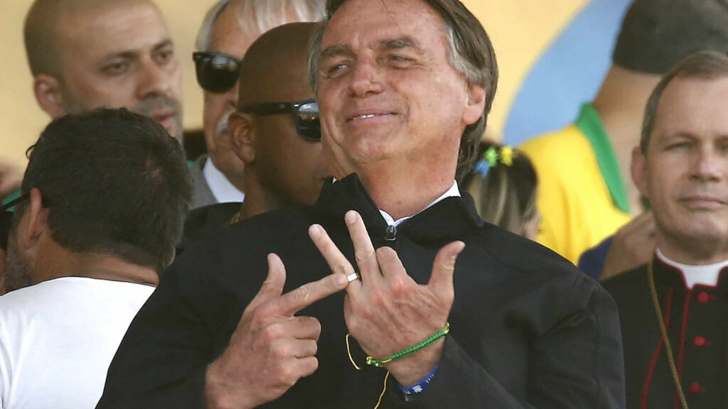 Cartão corporativo de Bolsonaro mostra gasto de R$ 4,7 milhões em feriadões e motociatas
