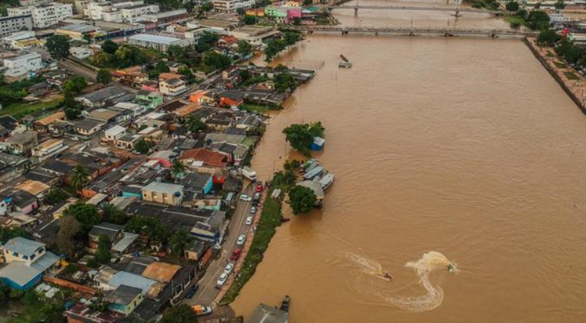 Com chuvas intensas, nível do Rio Acre está a menos de dois metros da cota de alerta