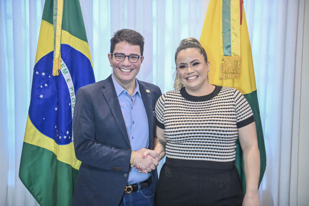 Gladson Cameli recebe nova líder do governo em audiência no Palácio Rio Branco