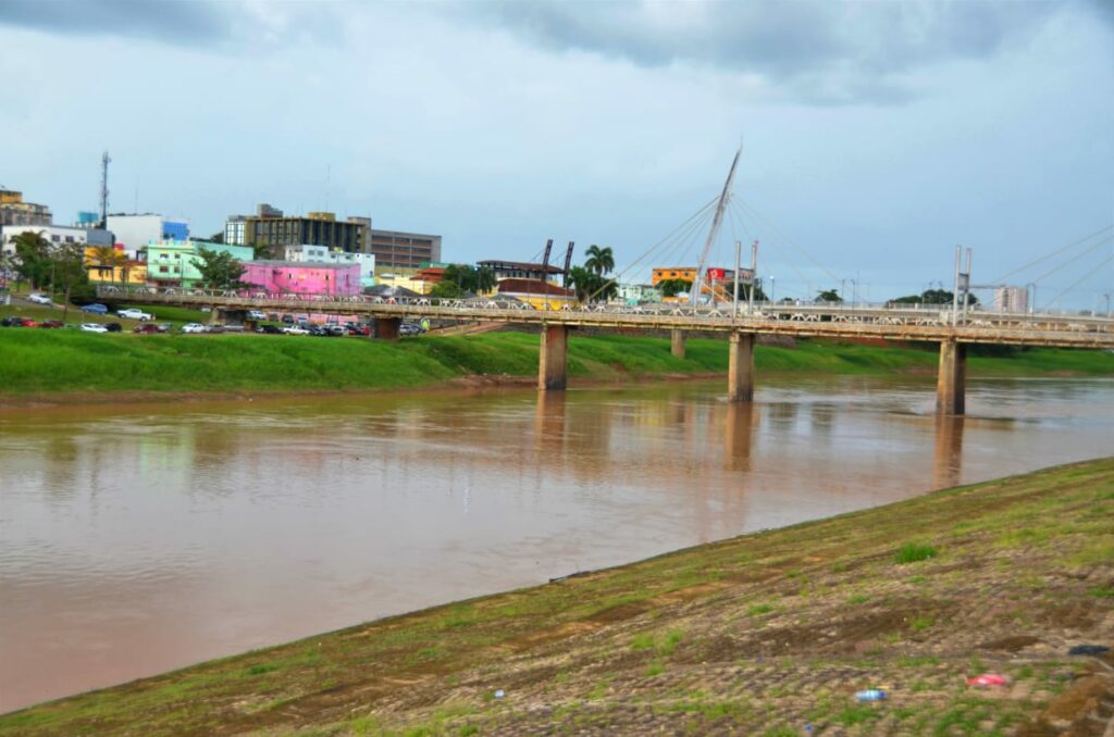 Rio Acre pode ultrapassar cota de alerta no Carnaval e atingir 12 bairros de Rio Branco, diz Defesa Civil