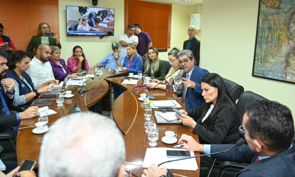 Edvaldo Magalhães defende celeridade na discussão do PCCR da Saúde e convocação de aprovados em concurso