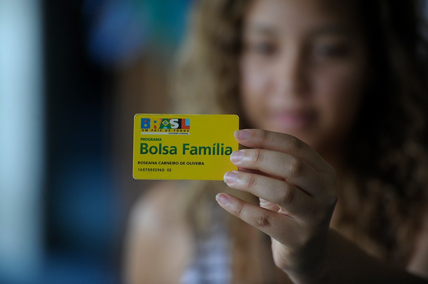 Ministério confirma 1,4 milhão de famílias excluídas do Bolsa Família