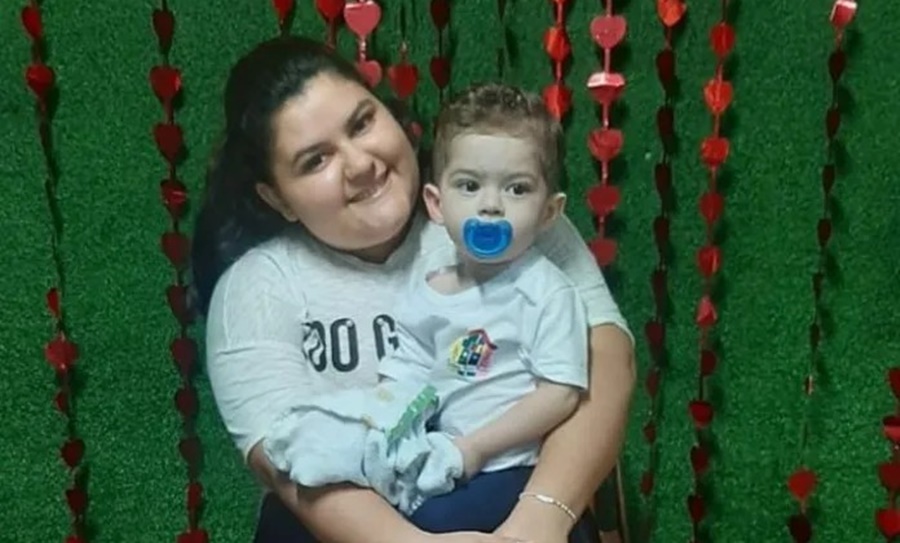 Acreana que teve filho matriculado em creche de chacina faz desabafo: “Livramento”