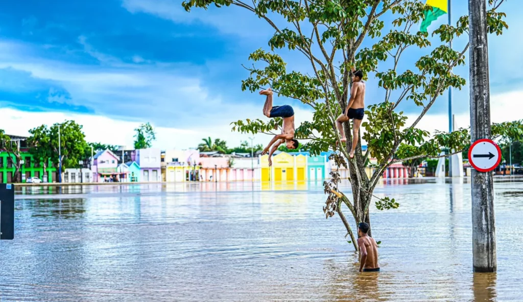 Rio Acre baixa 26 centímetros durante a noite e alcança 17,07m na manhã desta quarta-feira