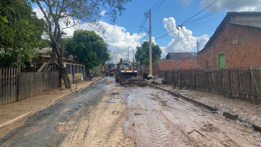 Estado recolhe mais de 11 carradas de entulhos em apenas um dia em Rio Branco