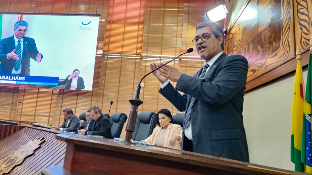 Edvaldo Magalhães repudia atitude do governo que eleva preços do cimento e do tijolo e defende suspensão de decreto