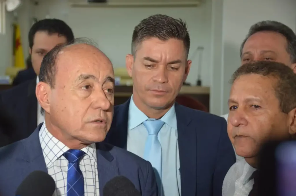 Reajuste salarial de 15% para Bocalom e 45% aos vereadores será debatido na Câmara