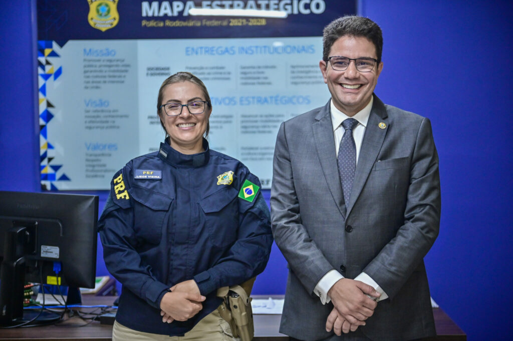 Primeira mulher à frente da superintendência da PRF-AC, Liége Vieira reforça parceria com governo
