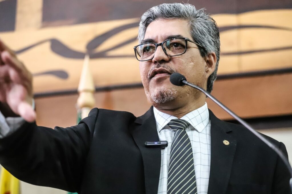 Edvaldo defende novo cronograma para recuperação da pista do Aeroporto de Cruzeiro do Sul; parlamentar diz que horários prejudicam aviação regional