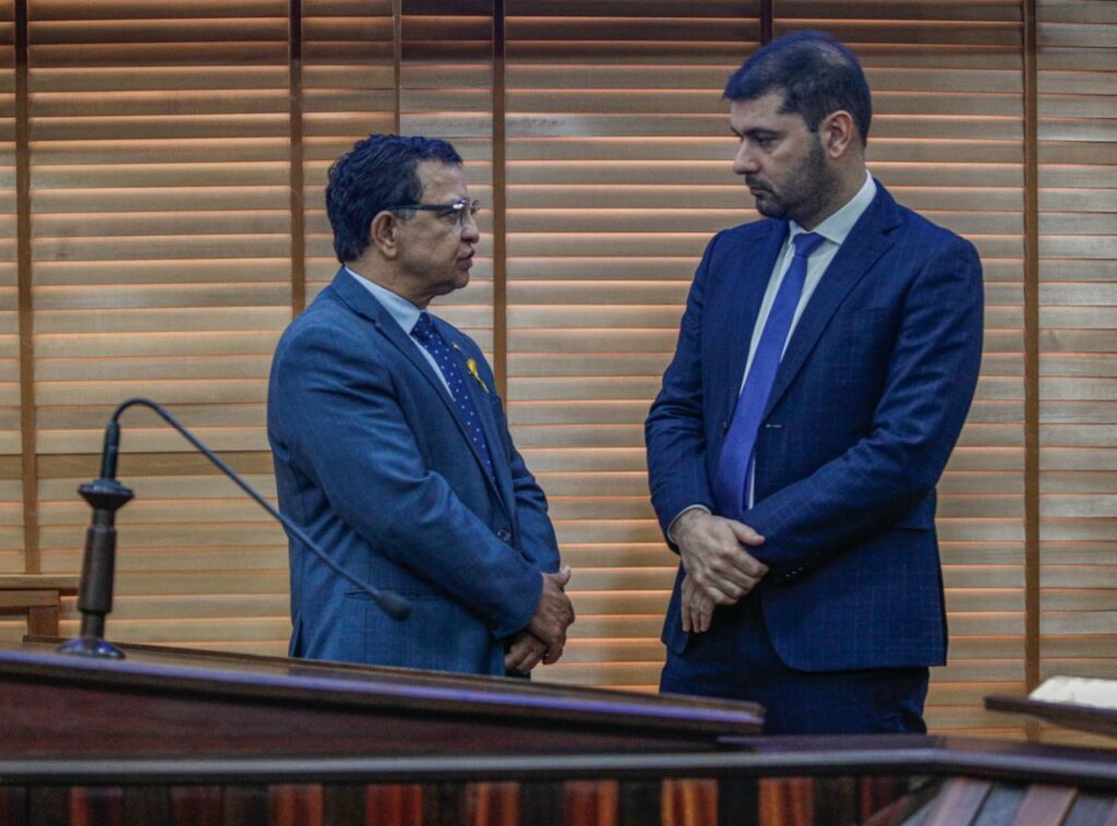 Nicolau e Gonzaga pedem envio de helicóptero do governo para atender o Juruá durante fechamento do aeroporto de CZS