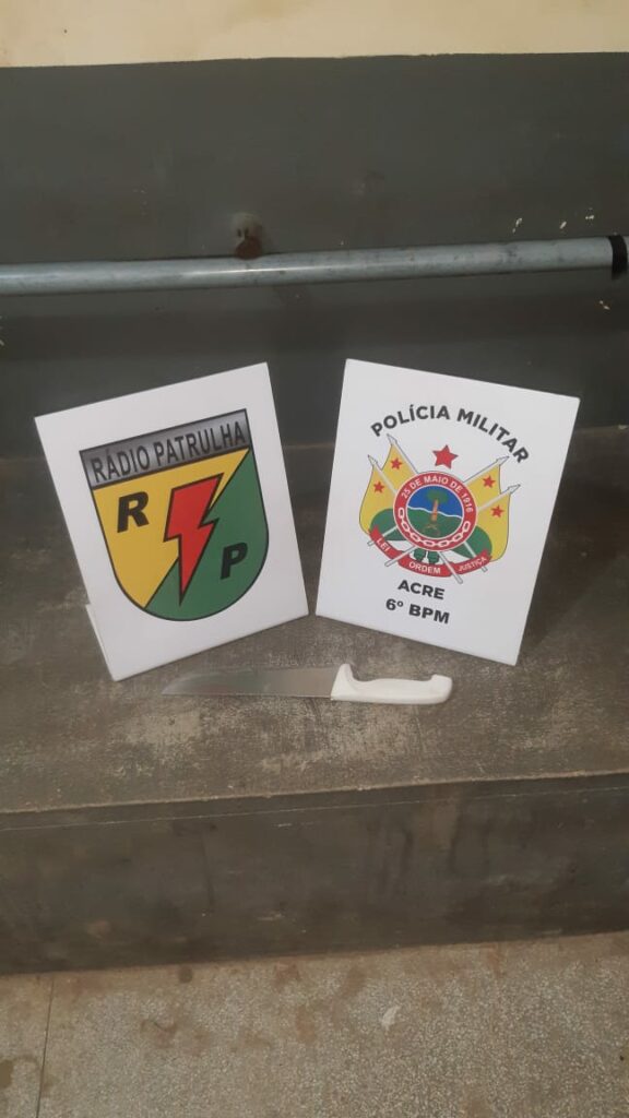 Homem com mandado de prisão em aberto é preso por ameaçar pessoas no centro de Cruzeiro do Sul