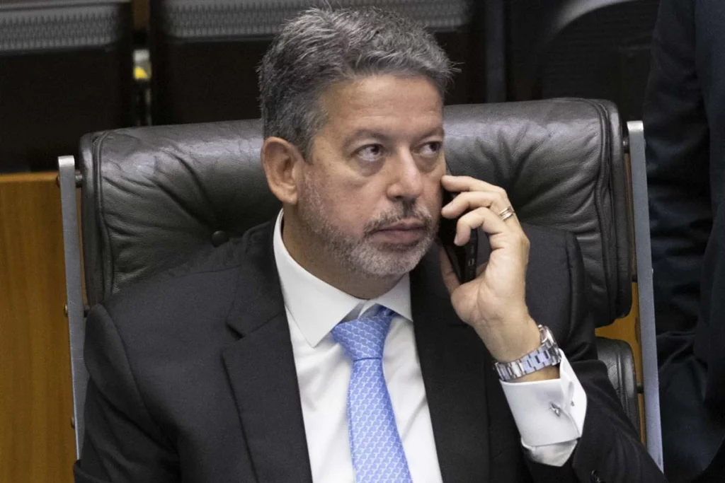 Arthur Lira convoca reunião para “contar votos” do PL das Fake News