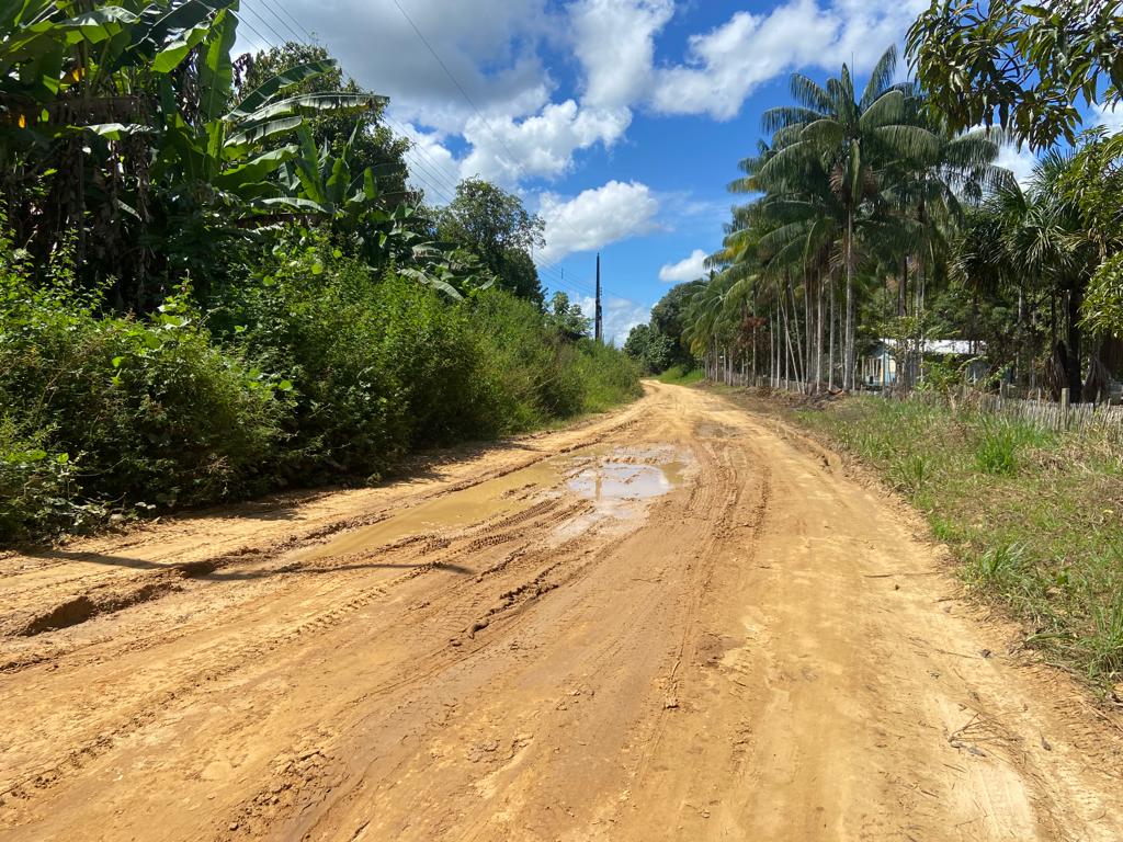 Em Cruzeiro do Sul, Deracre leva melhorias de acesso ao Ramal Mariana 1