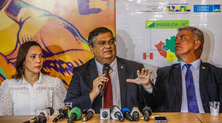 No Acre, Flávio Dino disponibiliza R$ 91 milhões para segurança e cobra execução de projetos