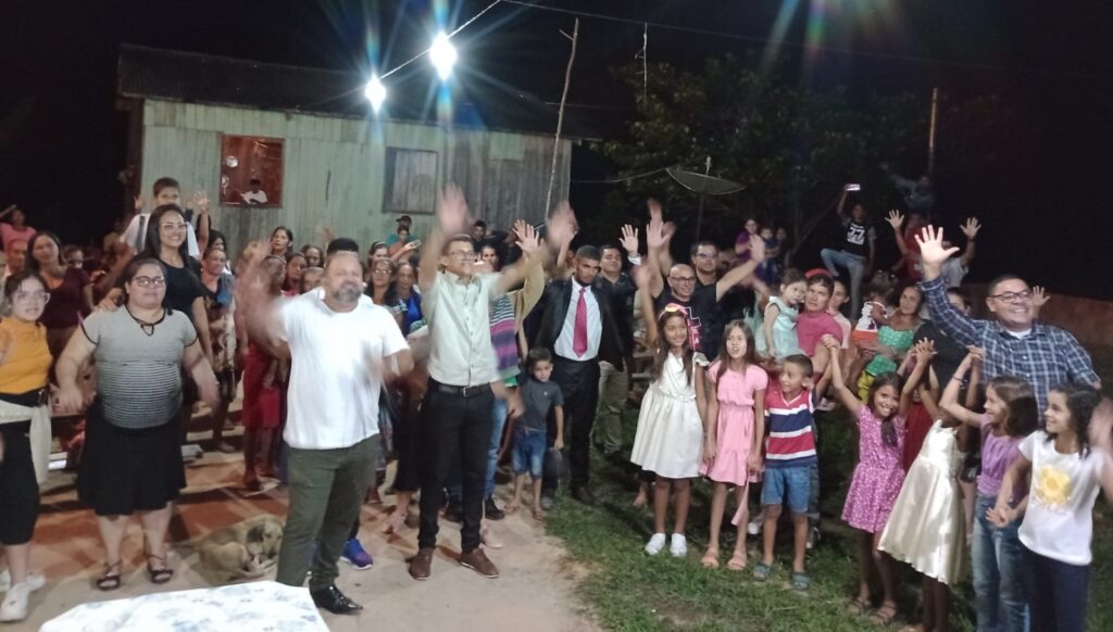 Igreja Pentecostal Muralha de Fogo realiza trabalho social em alusão ao Dia das Mães no ‘ramal Zé Alves’
