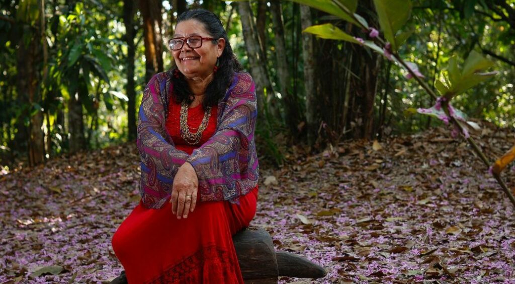 Parteira acreana promove show beneficente ‘Mulher Vagalume’