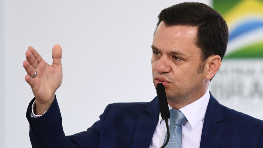 Após visita, senadores dizem que Torres ‘chora o tempo todo’ e está ‘detonado’