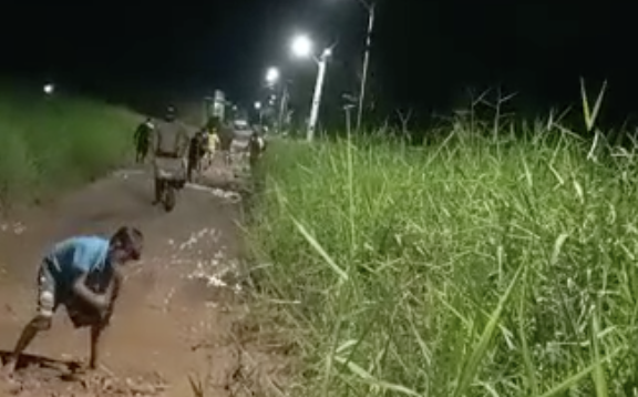 Com próprio dinheiro, moradores tentam arrumar ramal na capital: “Quase fechado”