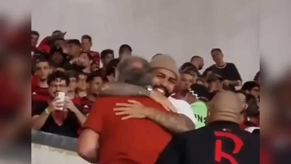 Gabigol e Zico se encontram em camarote no Maracanã