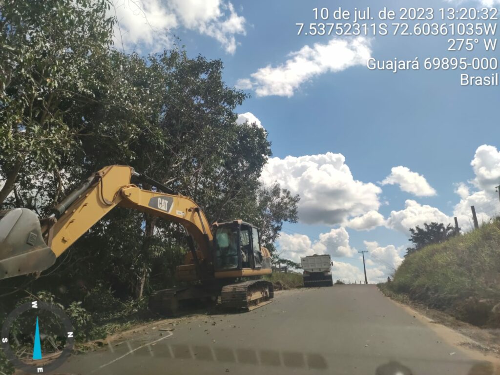 Prefeitura de Guajará (AM) realiza obra na BR 195, que liga Amazonas ao Acre