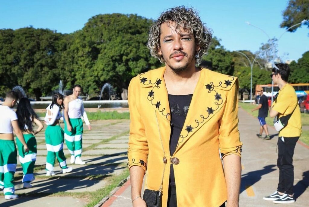 ‘O filho da costureira venceu’, diz cruzeirense que saiu do Acre para estudar moda