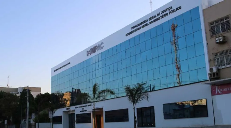 Com extinção de quase 40% dos cargos comissionados, MP-AC aprova novo PCCR