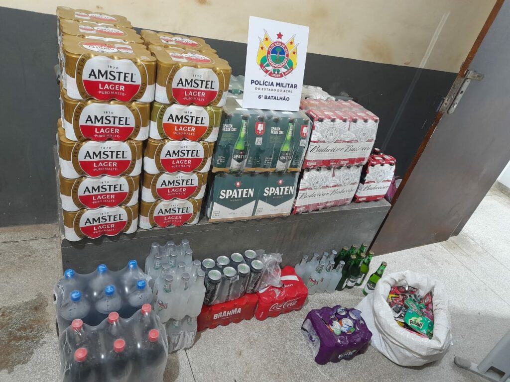 Em Cruzeiro do Sul, PM apreende veículo e entorpecentes, além de recuperar bebidas furtadas de distribuidora