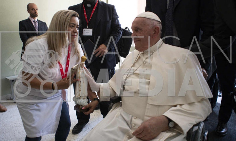 FOTOS: Acreana tem encontro histórico com Papa Francisco e recebe bênção