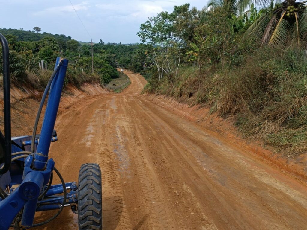 Deracre realiza melhorias de acesso no Ramal do Japãozinho