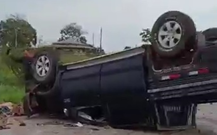 Grave acidente na BR-364 deixa oito pessoas feridas; assista