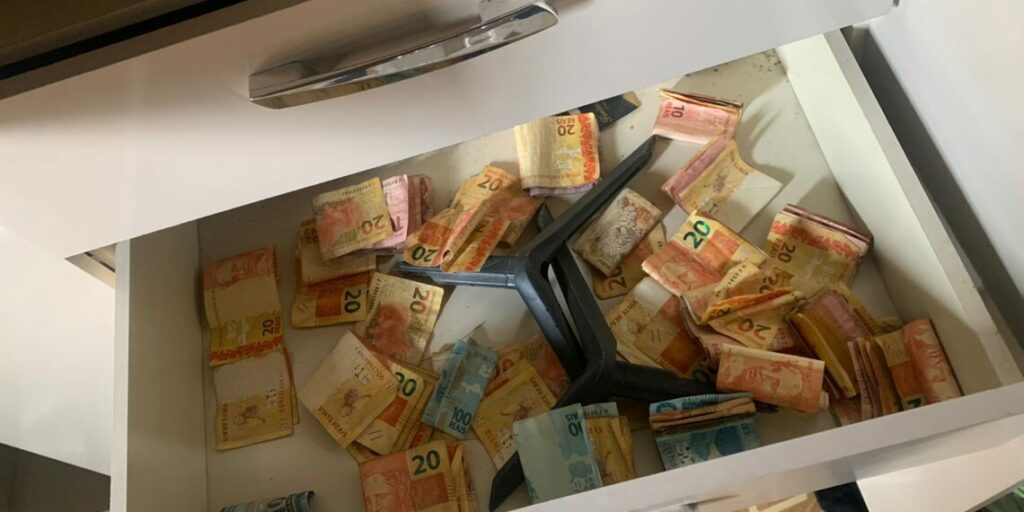 No AC, polícia desarticula ponto de venda de drogas e apreende mais de 3kg de cocaína