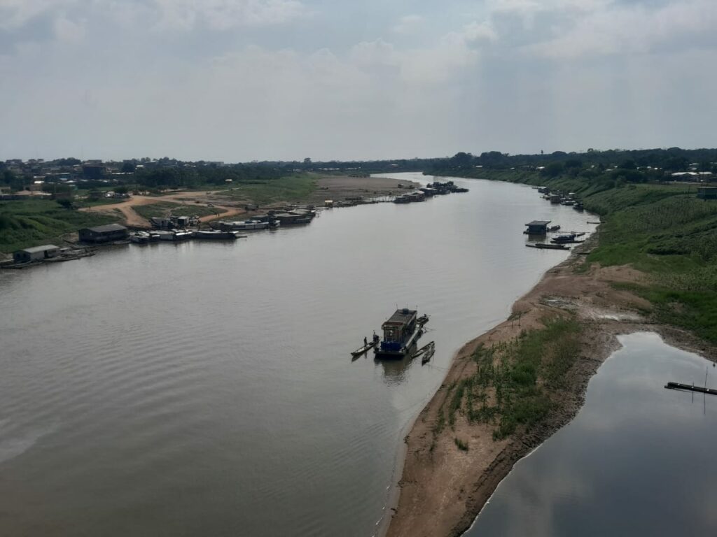 Com período de seca, Rio Juruá chega a marcar 60 centímetros em alguns pontos