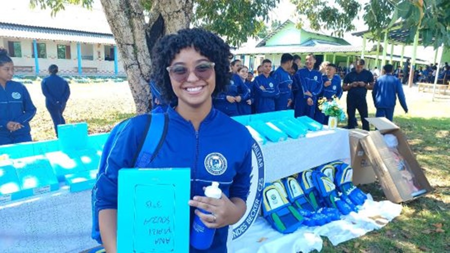 Educação entrega tablets, laboratórios e kits escolares em escolas de Cruzeiro do Sul