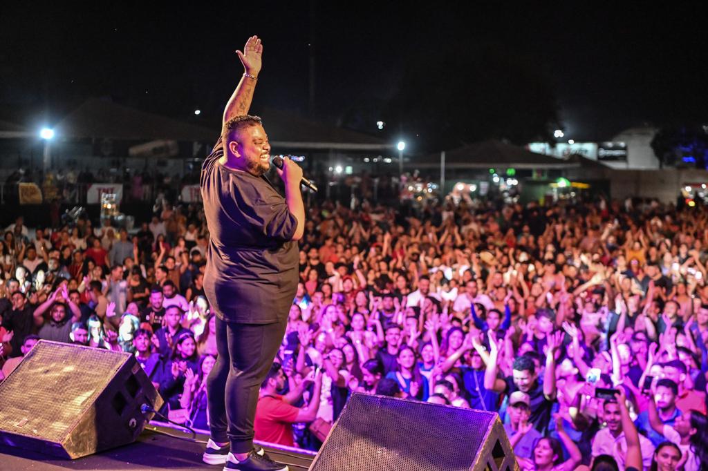 Show gospel com Lukas Agustinho marca terceiro dia da Expoacre